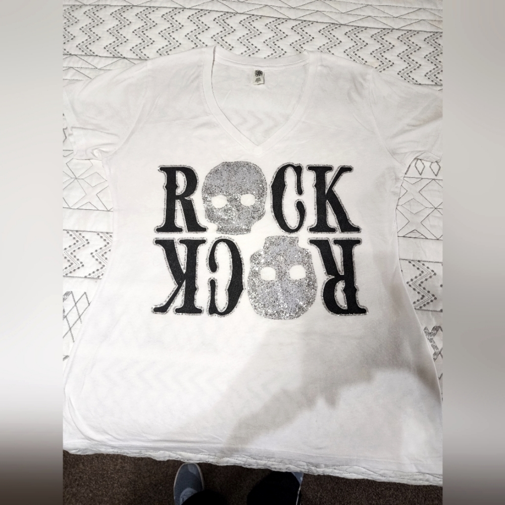 Hard Rock Short Sleeve V-Neck Tshirt,  sz XLG